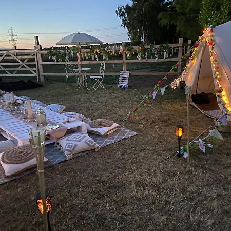 Country Bumpkins Luxury Glamping Hotel Wellingore Екстериор снимка