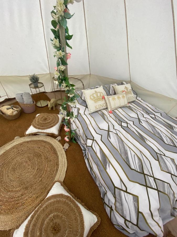 Country Bumpkins Luxury Glamping Hotel Wellingore Екстериор снимка