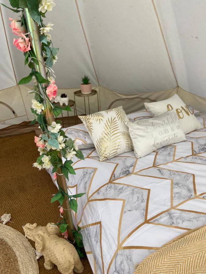 Country Bumpkins Luxury Glamping Hotel Wellingore Екстериор снимка