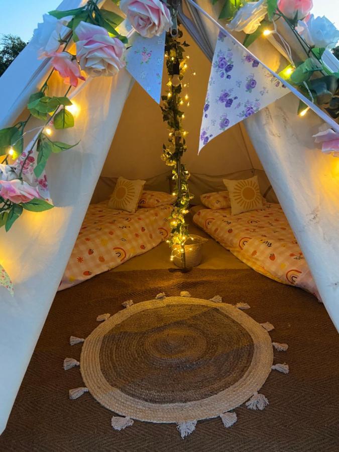 Country Bumpkins Luxury Glamping Hotel Wellingore Екстериор снимка