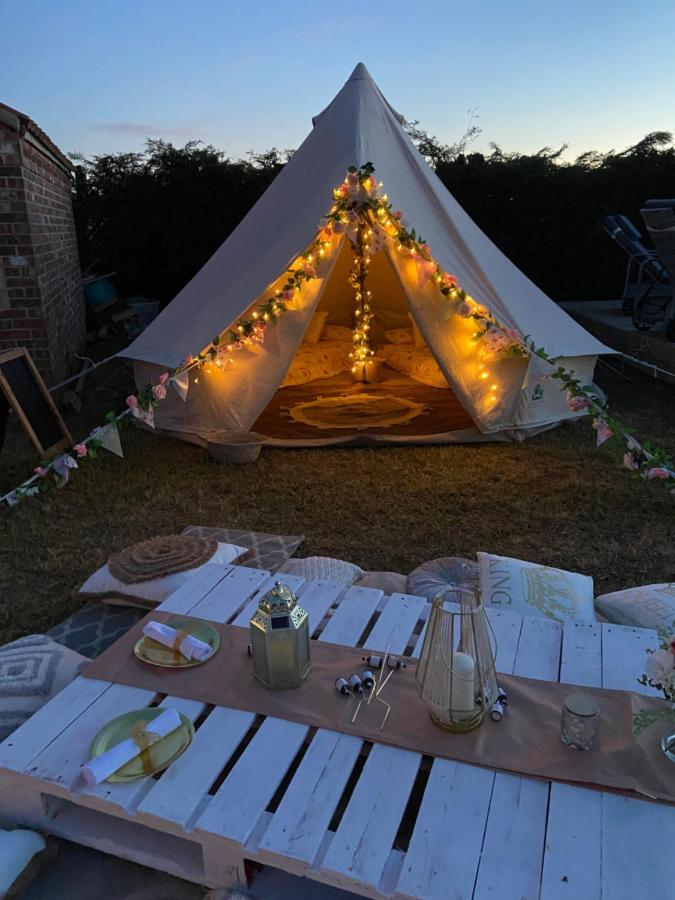 Country Bumpkins Luxury Glamping Hotel Wellingore Екстериор снимка
