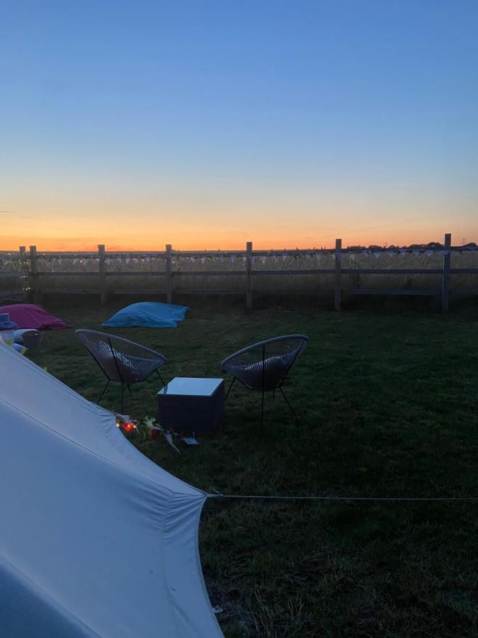 Country Bumpkins Luxury Glamping Hotel Wellingore Екстериор снимка