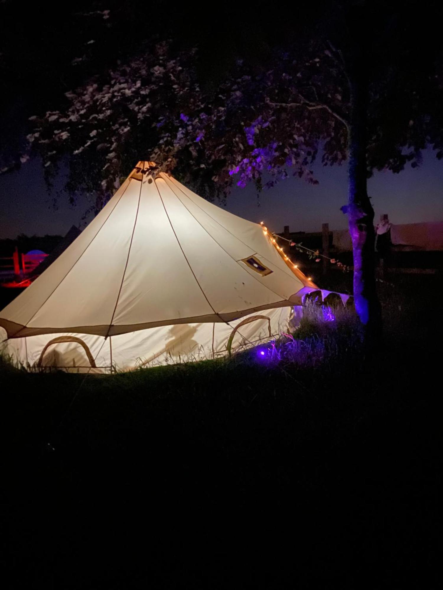 Country Bumpkins Luxury Glamping Hotel Wellingore Екстериор снимка