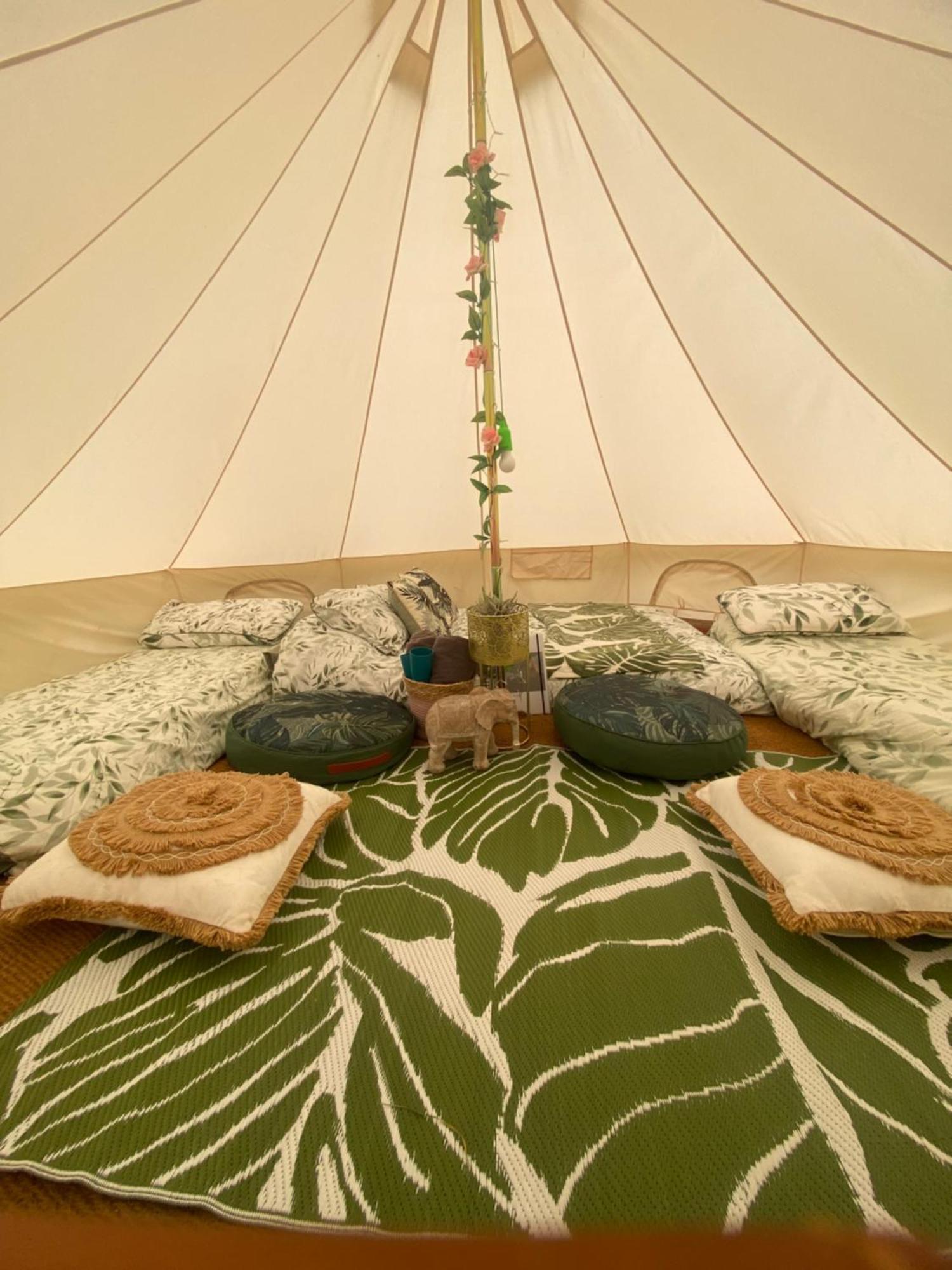 Country Bumpkins Luxury Glamping Hotel Wellingore Екстериор снимка