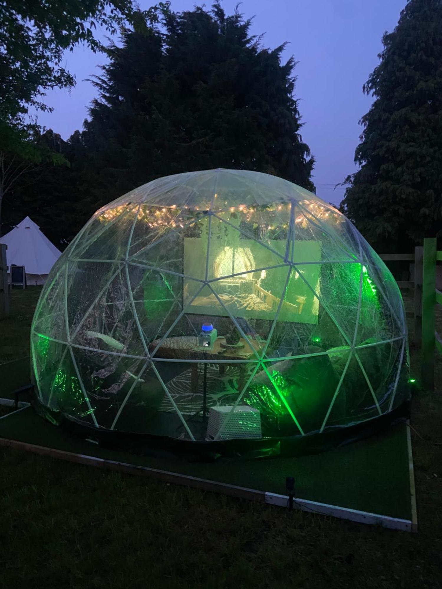Country Bumpkins Luxury Glamping Hotel Wellingore Екстериор снимка