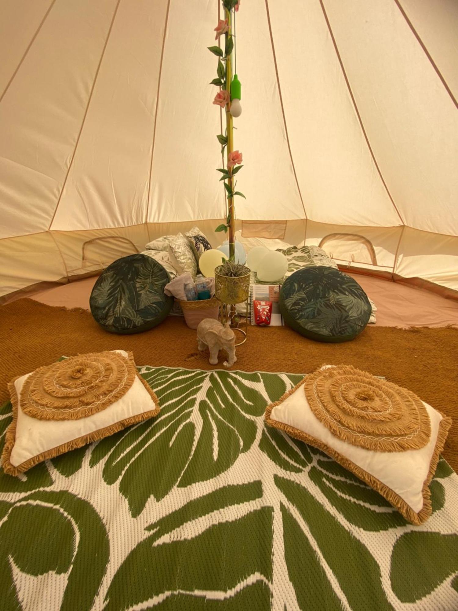 Country Bumpkins Luxury Glamping Hotel Wellingore Екстериор снимка